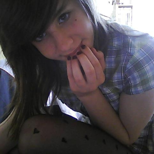 Reblog if you feel ugly.