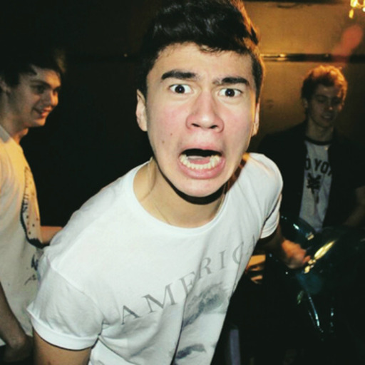 malumplease:  *points at bandmember* that one I want that one  