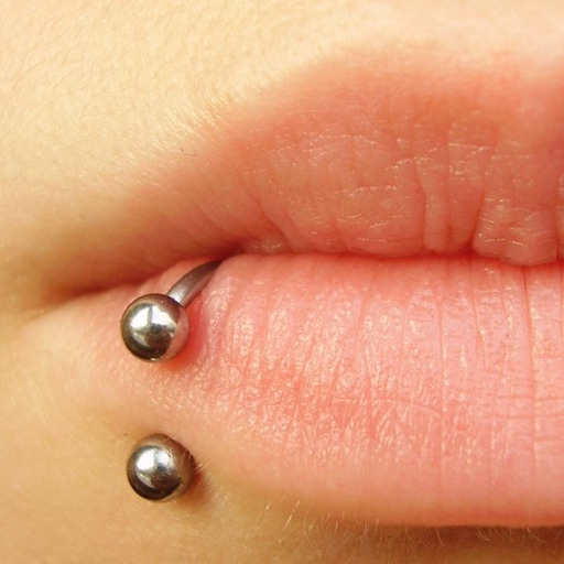 bimbofication-of-little-slut:  allthepiercingsandbodymods:  Instagram: @zluttrell  I’ve always been curious about splitting my tongue. Not exactly the bimbo aesthetic, but imagine the bimbo possibilities of having two prehensile tongues while sucking