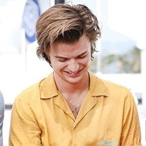 grantieres:  mariu-s:  this lady has always really bugged me because i know i have seen her before and i could never figure it out  but then today i was watching harry potter and the half-blood prince and was shocked to find out that its because she is