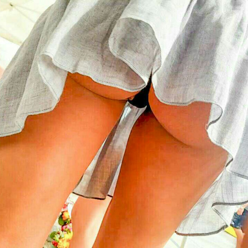 sweetdaddy:  Daddy likes upskirt candids 