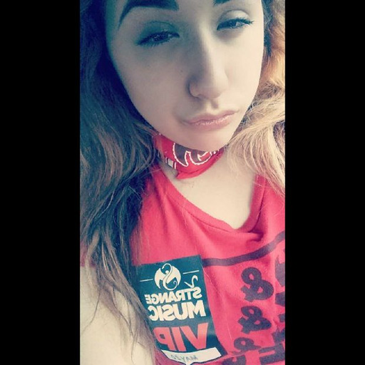 xorganized-chaosx:  stonedcoldpimp:  strangeland-cutie:  Where tf y'all be getting money for drugs? Like in all seriousness let me in on it 😂😭  I pluck it off one of my money trees in the backyard.  You don’t have those where you’re at? 😂