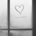 Siento como si deberia esperarte una eternidad, sin importar lo que hagas; quiero estar ahi, aunque quizas no me quieras a tu lado. No quiero dejarte ir, porque se que cuando te suelte, volveras a mi.