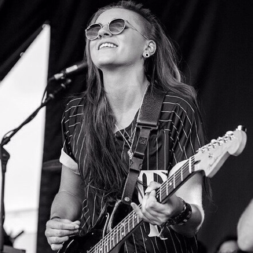 Porn photo bulse:  sorry but lynn gunn is the hottest