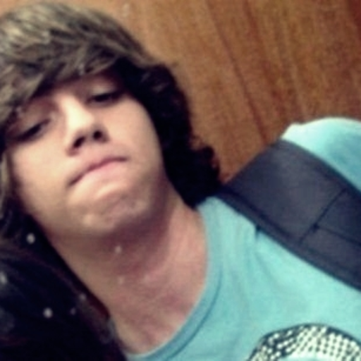 Reblog se você quer (1) mensagem que te faça sorrir.