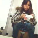 chinese-toilet-voyeur:  这是一部中国女厕偷拍视频，视频中一共偷拍了7位女性，其中第一位女性为学生模样，正在一家商场的厕所内尿尿并更换卫生巾，邻家女孩的模样让人觉得异常真实；第二位为一位女子在马桶旁半蹲着如厕，生殖器暴露无疑，充满诱惑；第三位为静距离的人为偷拍，有着超大尺度的生殖器特写；视频预览如下。This