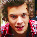 larrystylinsons:  ”omg this guy is so cute i wanna see him on his knees sucking