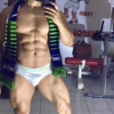 kalientekaliente:  dovalstgo:  Que se ve rico eso ah! Una buena pose pa meter y sacar la tula 
