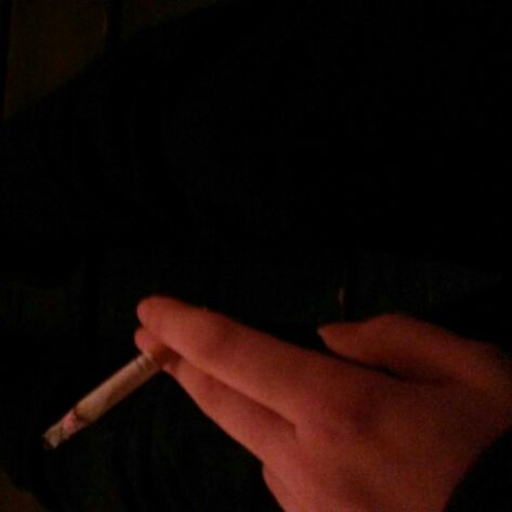 Ich habe eine Entscheidung getroffen. Ich werde keinen mehr nerven, keinem meine Probleme aufzwingen. Ich werde mit niemandem mehr drüber reden. Solange ich durchhalte. Und wenn nicht, dann ist es eben vorbei.