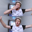 5wonders:  ” Chrissie asked Niall to read