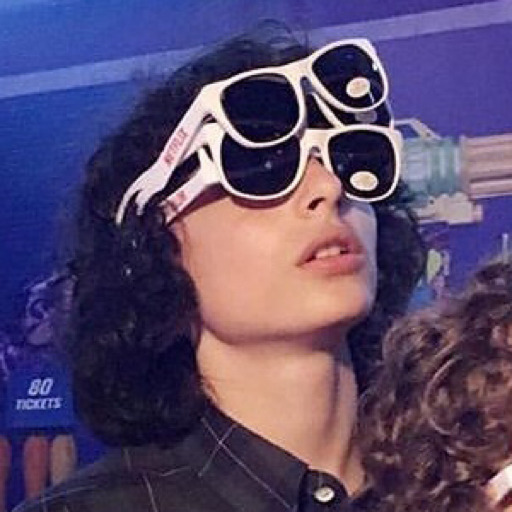 strangerthingsstyle: Stress level: Joyce Byers in every episode of Stranger Things.