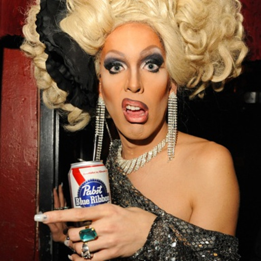 papafcknbear:  nolongerfitforsociety:  “Girl, feed the fantasy!”  Me