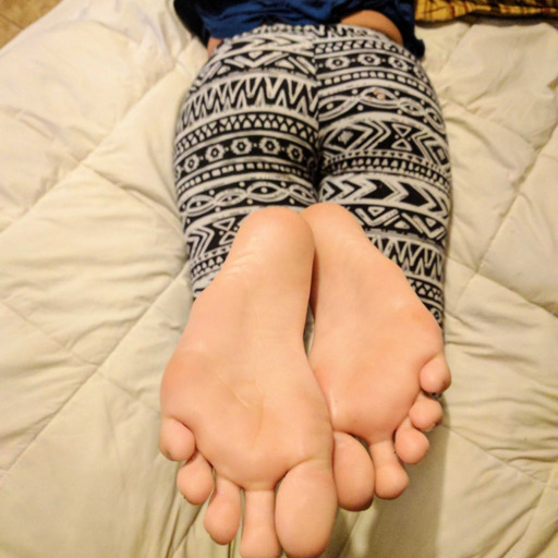 Porn Pics stellaelliot:  Teasing my boyfriend #foottease