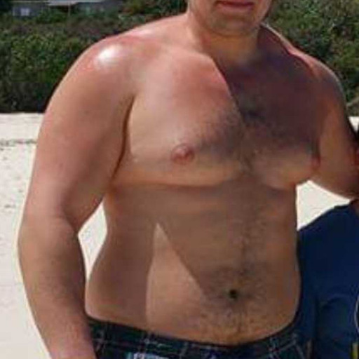 albymangle:  putonapaunch:  beachballbeerbelly: Another cocky frat guy with an alcohol problem. After a few drinks, he starts taking off his clothes, forgetting he doesn’t have the same body that he used to. He still acts like he has a sixpack   Party