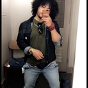 anfboii:  savvyifyanasty:  &gt; he’s everything!   Ugh, now im horny.