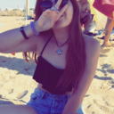 Te necesito, por favor ven y abrazame. 