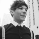 maliksandmockingjays:  I will marry any man who sings Little Things to me right then