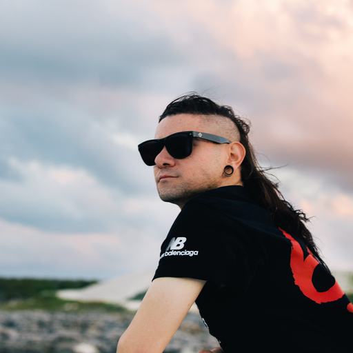 skrillex:  we had fun this summer… DIGGIN THE NEW TUMBLR PLAYER  Is cool