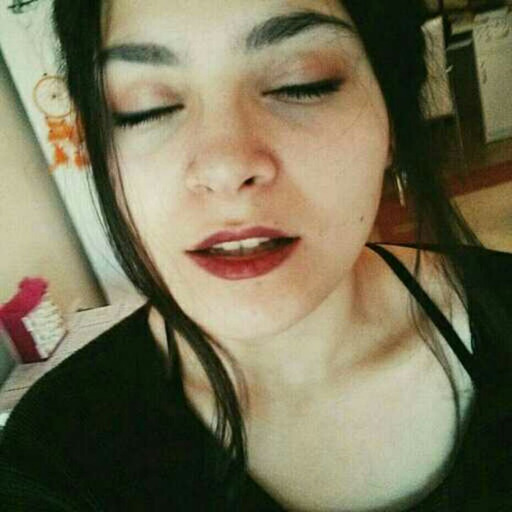 Acıyla başa çıkabildiğinizde büyümüş olursunuz. Boğazınız acıyla yırtınırken sustuğunuzda, gözlerinizin arkasında biriken okyanusu durdurduğunuzda ve yaralarınız kanarken yaşama tutunduğunuzda büyümüş olursunuz. Yaşınız