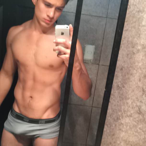 chacaleshuastecos:  celuchi07:  COMO ENCONTRARME A UNO ASI DE RICOOO  Que rico vato