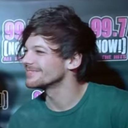 Niall: "It's weird when girls ask me for hugs, you don't have to ask, just hug