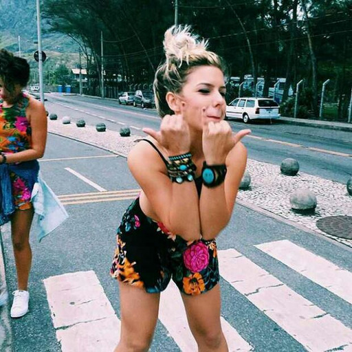 Minha saudade tem nome, cheiro e um abraço bom. 💏💛