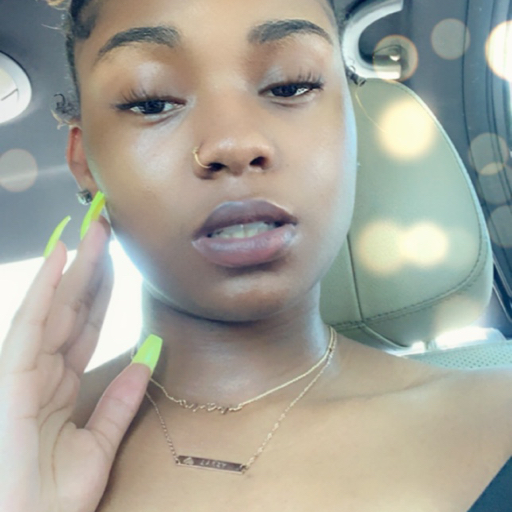 kingdopeness:  “If I told you that a flower bloomed from a dark room would you trust it?” 🌸 🌺 