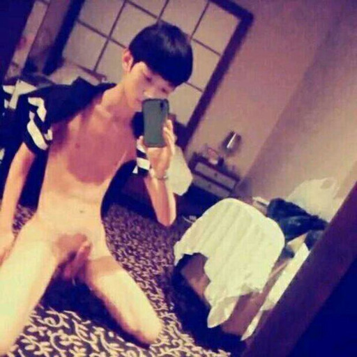 justyouhacksang:  redcap1:  elmntaa:  애기당  철컹   털도 안 난 애기…ㅋㅋ 불알 작은거 봐