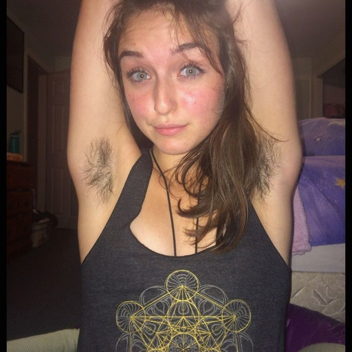 cutest-hairy-armpit-girls:  .  I just love her bush lovely 