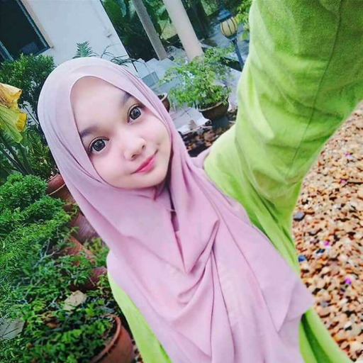 baimjpm1:  rockerskental:Ala kenape tudung pink pink ni?~~~ lapar? Nak kote? Meh2 pemurah