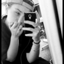 selfharm-fighter:  Naund dann gehts mir halt scheisse, dir soll es gut gehen.