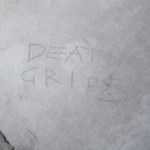 lunchbox-philosopher:  skeletongrazed:  skeletongrazed:  what’s the difference between a dirty bus stop and a lobster with breast implants ?  one’s a crusty bus station and one’s a busty crustacean  everyone stop this is my new favorite joke ever