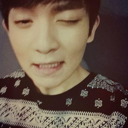 [Twitter] L.Joe is scared of scary movies XD