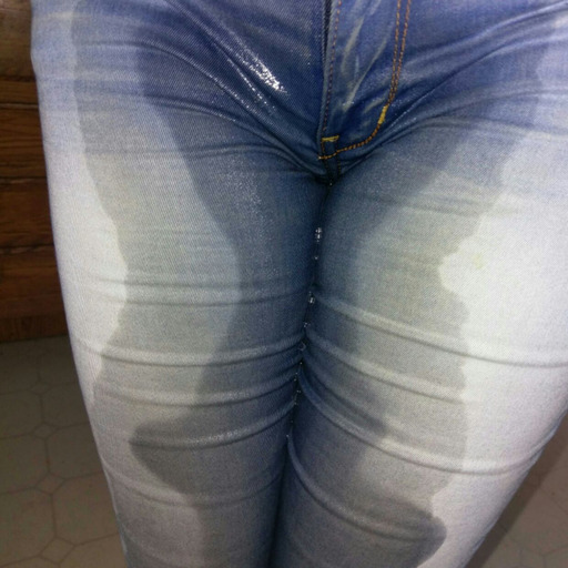 Porn photo klrspussy:  Ok, here I am wetting my jeans