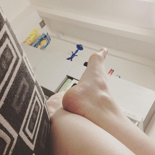 skyjin22:  tribal-lion93:  girlsfeetloverr:  Mmm this is paradise 😍😍  Fucking sexy 😍  Hmm damn😍😍👅