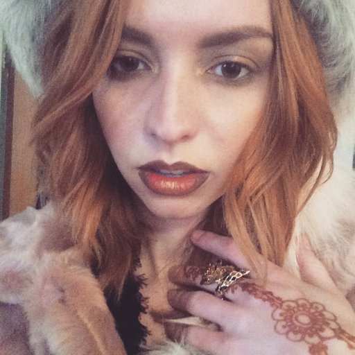 silverspoonsandneonmoons:   fallensparks:  Ellen Sneak Peek: