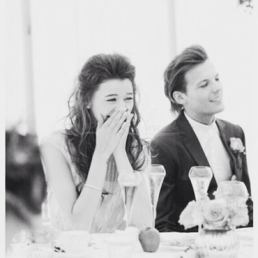atwistofeleanor:  You know what isn’t right? Women degrading other women because they’re dating their favorite member of a boyband or they’re obstructing their ship. Women should stick together.