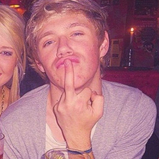 niallhorandrunk:  but why does niall turn into an obnoxious teenage girl when he gets drunk? i mean  he’s just so fab ‘ ohhh gurl you so edgy  you jelly of the duck face?  does squishing our faces together make us look prettier???  