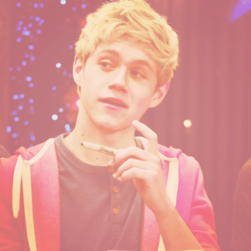 Reblog this if you loved Niall before the snapbacks, braces and tank tops