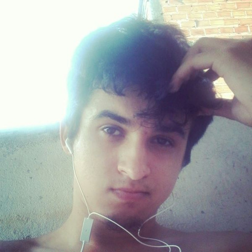 Sociedade fala que rock é do capeta, sociedade fala que rockeiro tem pacto com o demônio, sociedade fala que rock só tem gritaria... Mas quando alguém esta ouvindo funk, quase sem roupa, desvalorizando a mulher, a sociedade fica quieta... Bem vindo