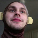 5sauce-xox:  c; no wonder all the girls want him 