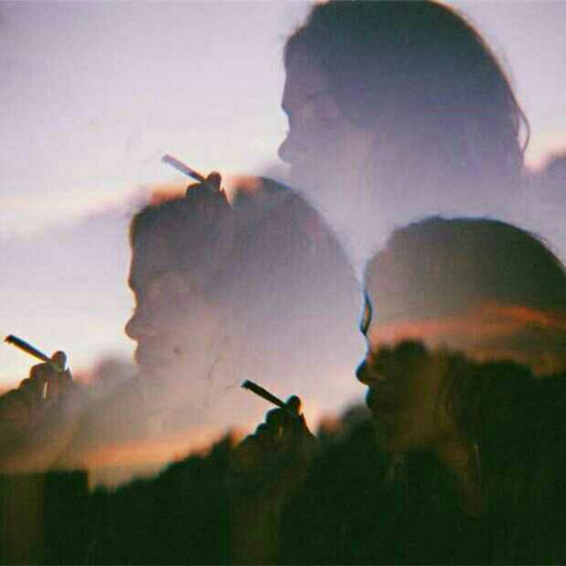alone-in-madness:  “Ya no puedo esperar, espere mucho tiempo. Si me quieres, dímelo porque estoy muy cerca de rendirme y dejarte ir.” — 