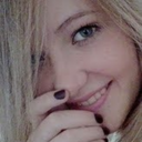 Junto a mim.