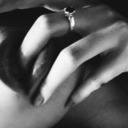 Donde hay mucho sentimiento hay mucho dolor. 