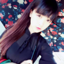 dapaodaren:  史上曼联最美女球迷，穿着球衣气质非常甜美，脱掉衣服才发现，真是深藏不露，一对大奶跳了出来，简直太惹火啦。