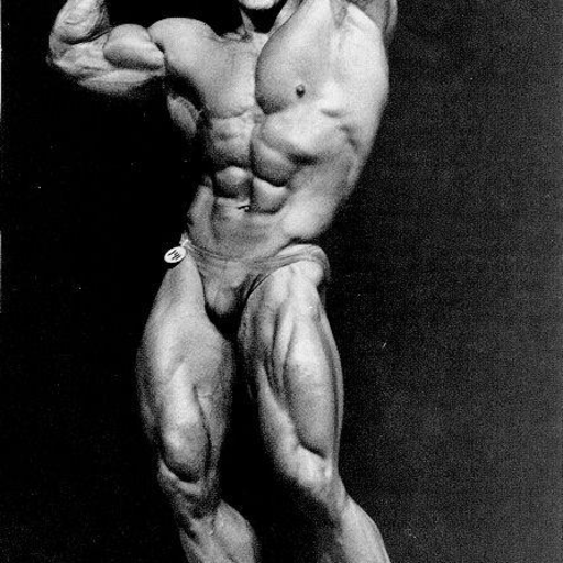 Adam Charlton shows off his unreal body 2
