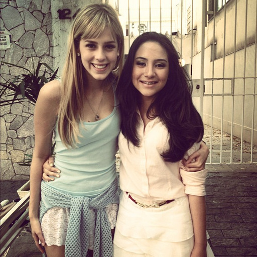 Agora 1 minuto de silencio e vamos orar para fotos LuAr nessa festa (:  