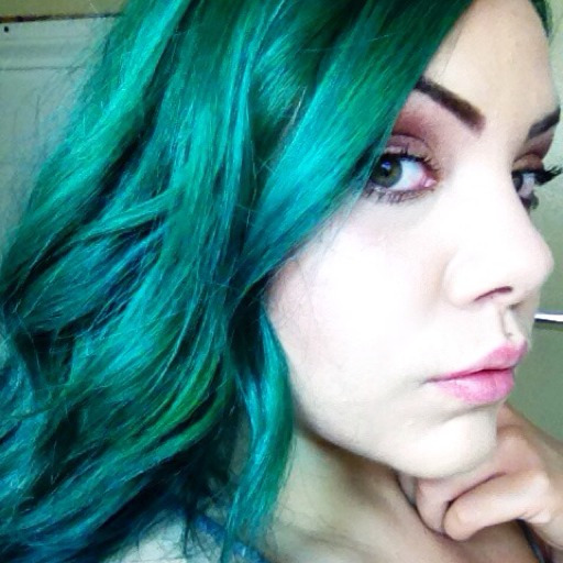 faunprincess:  sluuugg:  It sucks feeling like people only want to be your friend when something’s going wrong in their life.  Me always 😑