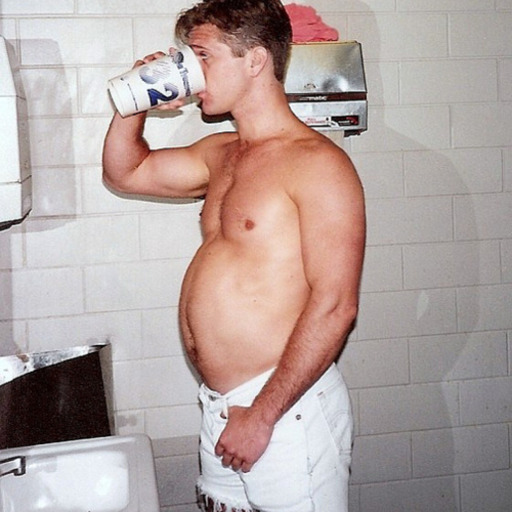 unffbeerbellies:  I wonder what he looks like today. 