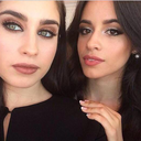 carma-cabello:  Alguém me explica isso?????  Camren dando beijinho??? É isso mesmo produção???